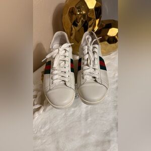 Gucci White Leather Sneakers with Green and Red Web Stripe